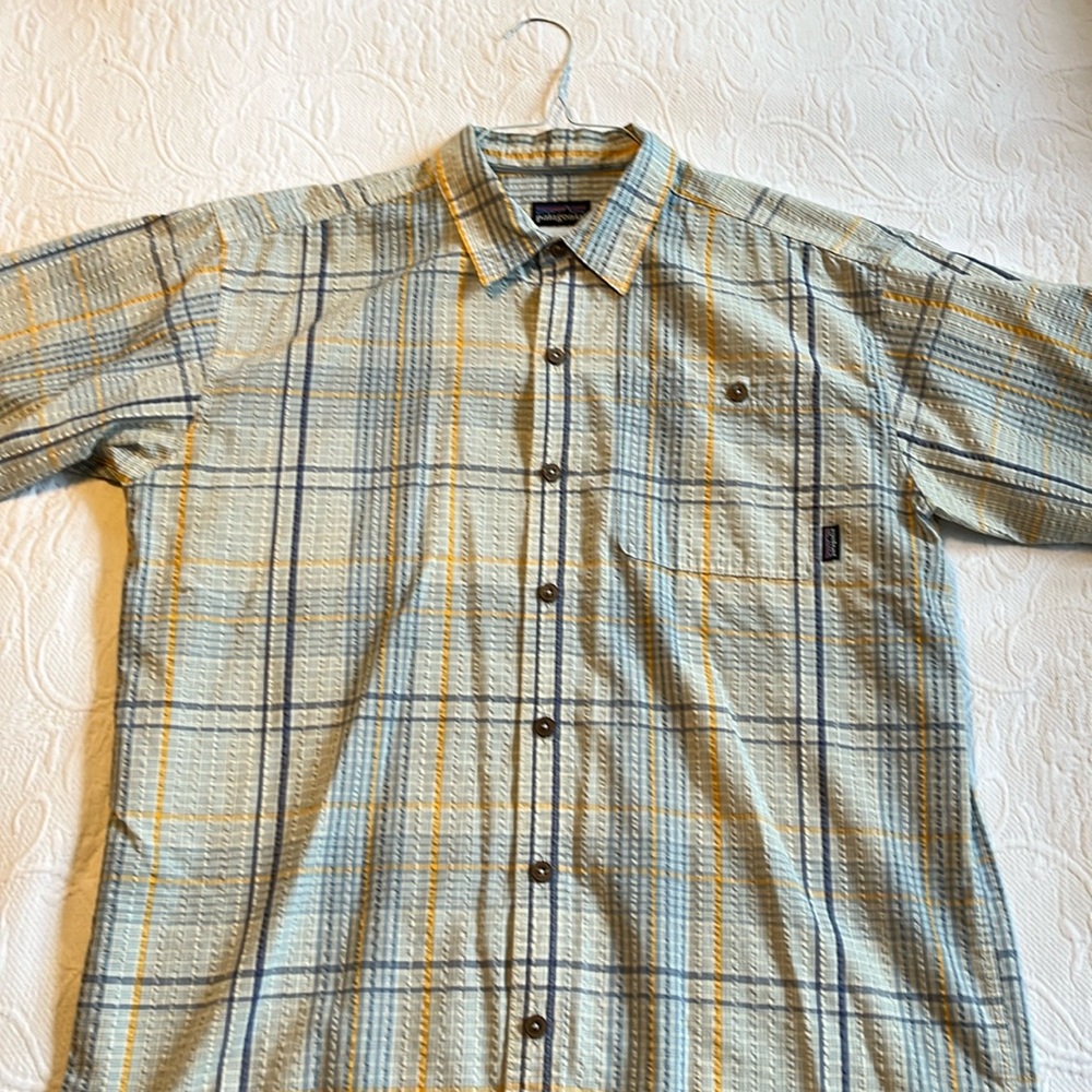 Men’s medium Patagonia button down short sleeve shirt.